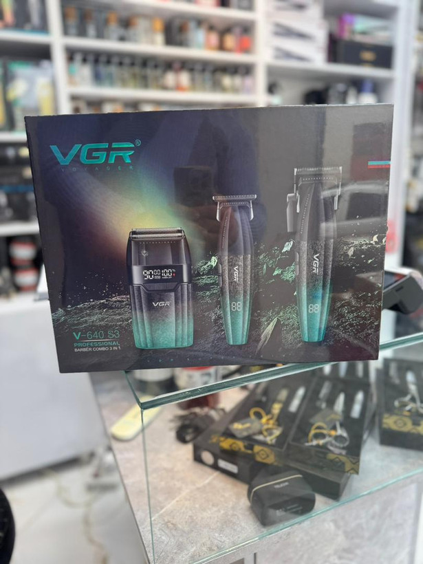 ماشین اصلاح موی سر و صورت شارژی وی جی ار مدل V-640 s3 مجموعه 3 عددی